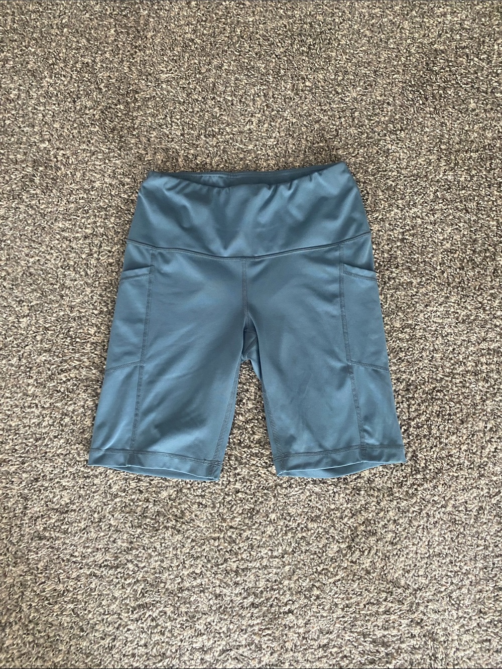 Yogalicious High-Rise Bike Shorts with Side Pockets